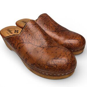 Patricia Nash Carmine Leather Mule Clog Old World Map Print Wood Tone Heels 8.5